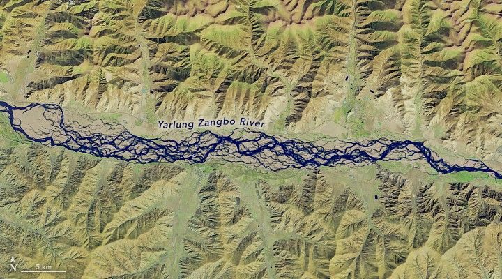 Landsat image of the braided Yarlung Zangbo River in Tibet